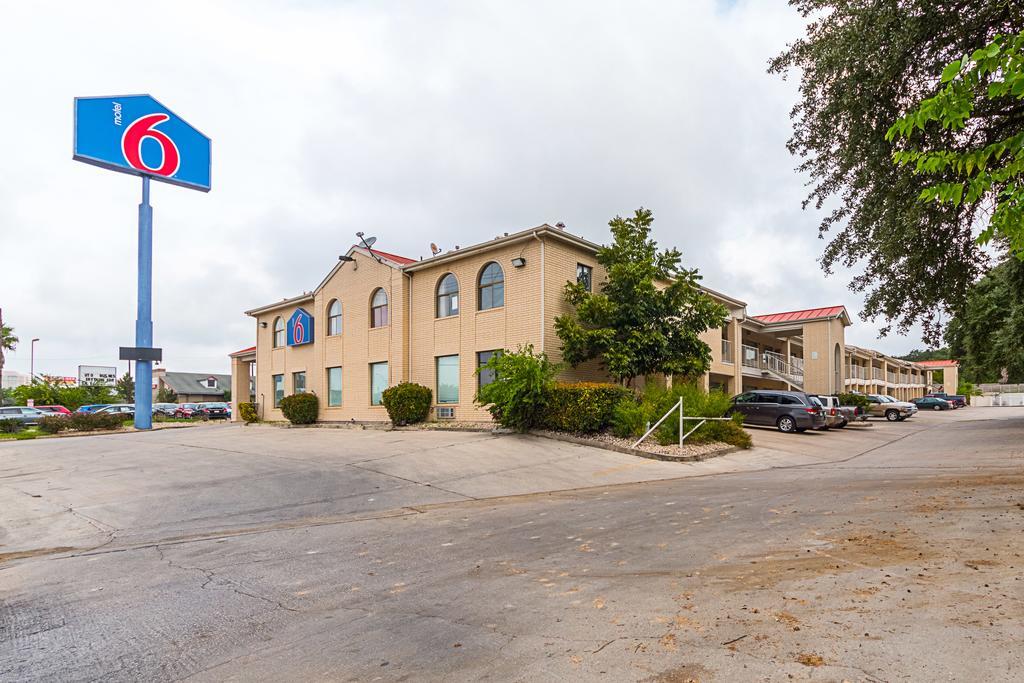 Motel 6-San Antonio, Tx - Fiesta Trails Eksteriør bilde