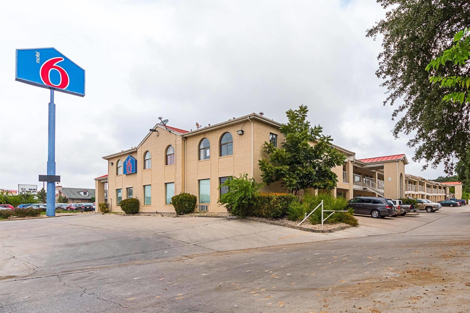 Motel 6-San Antonio, Tx - Fiesta Trails Eksteriør bilde